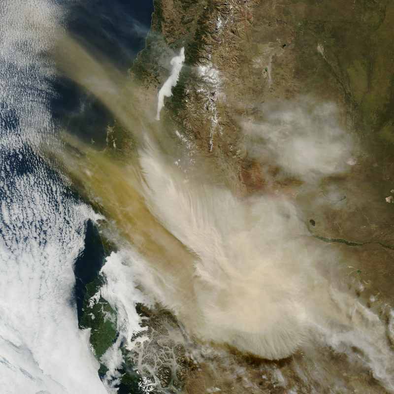 Illustration for article titled Calbuco's Massive Volcanic Plume As Seen From Space